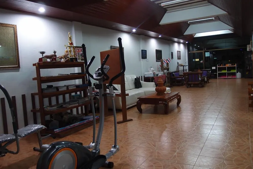 ** בית הארחה קאו לק Khaolak Traveller Lodge תאילנד